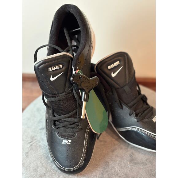 NIKE GAMER CONVERSION BASEBALL CLEATS WHITE, METAL SIZE 14 NEW WITH KEY AND TAG - Picture 1 of 10